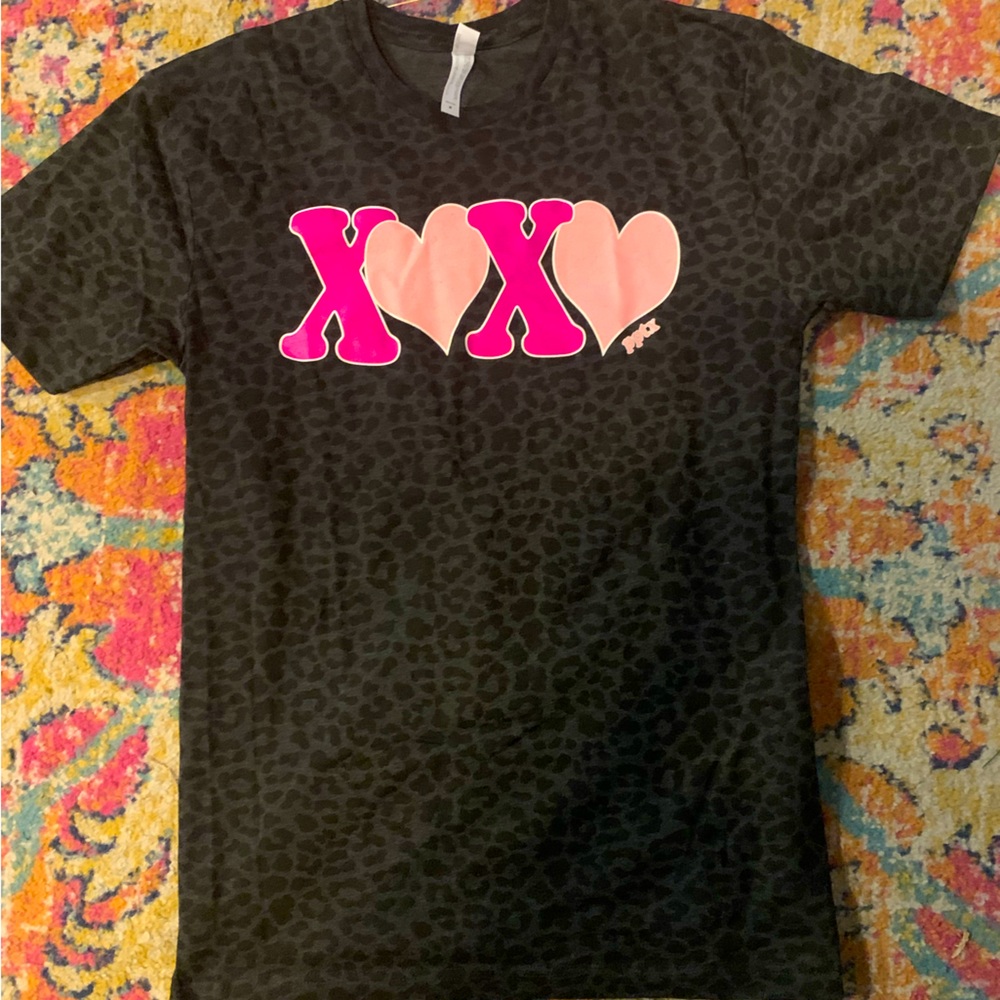 Valentines XOXO leopard tee